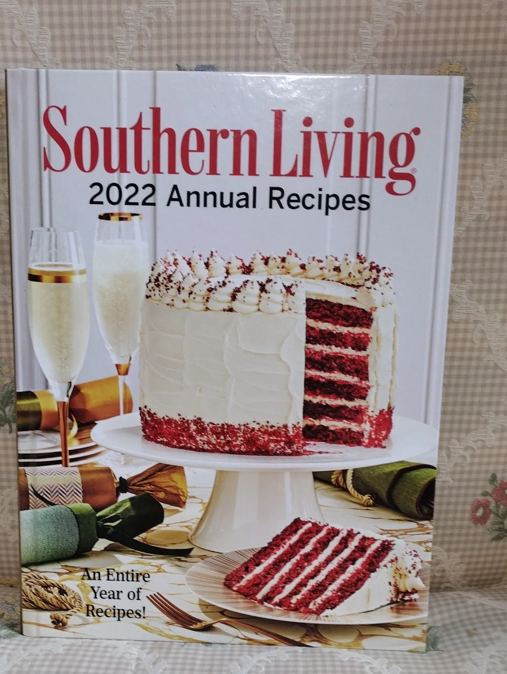 Southern Living Cookbook 2022 - White & Red Cover